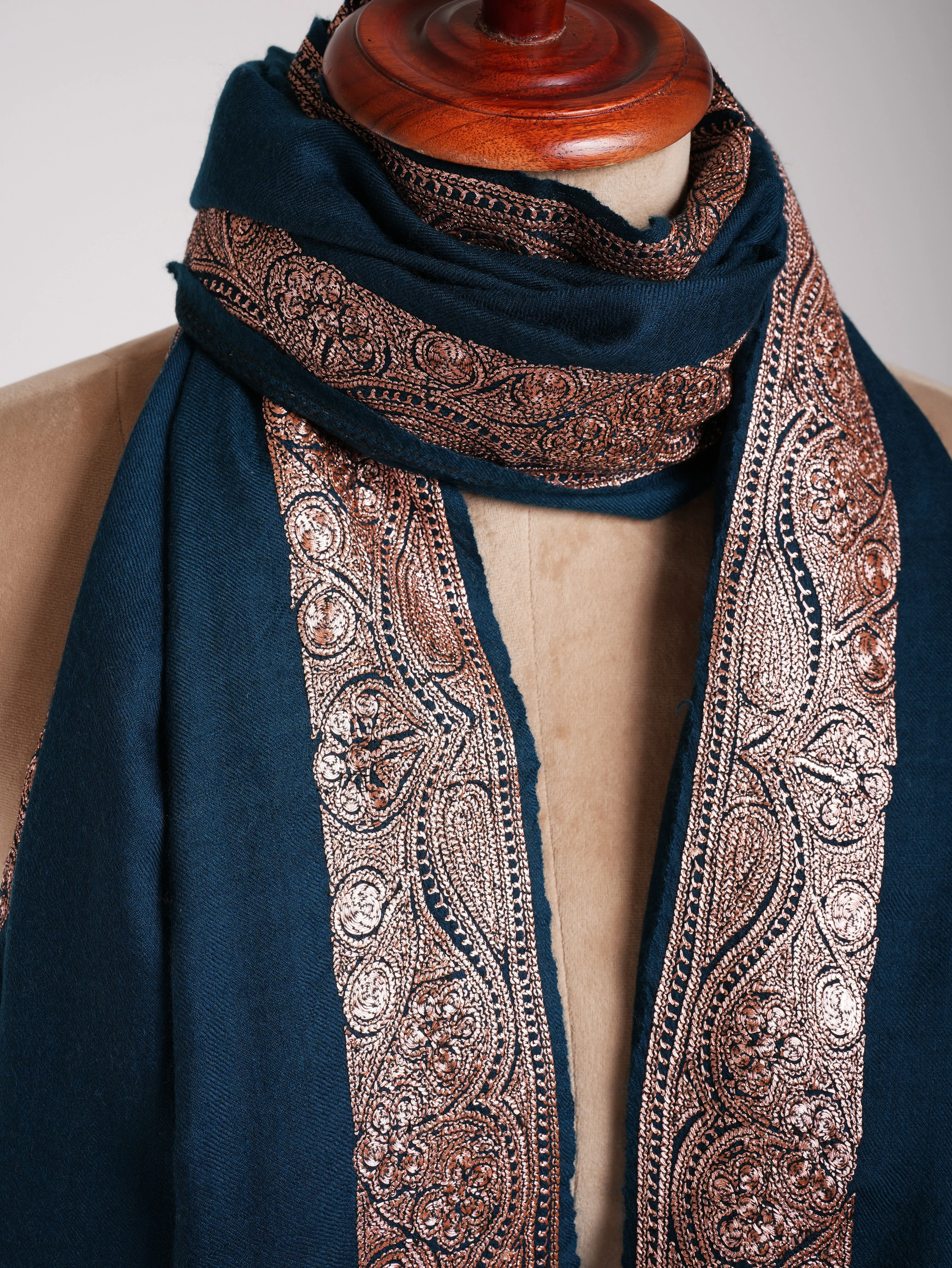 Blue Daurdar Tilla Embroidered Kashmiri Pashmina Shawl