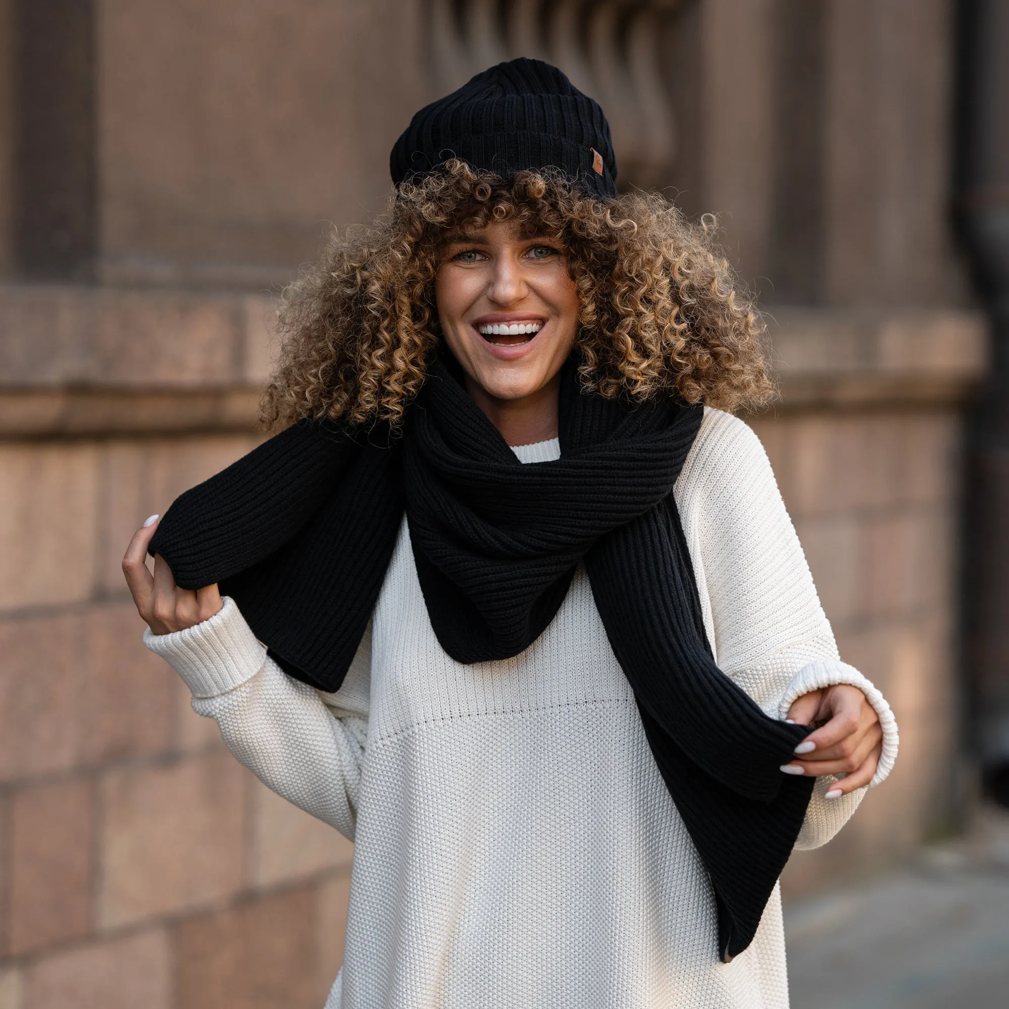 Women's Knit Ribbed Beanie Merino
